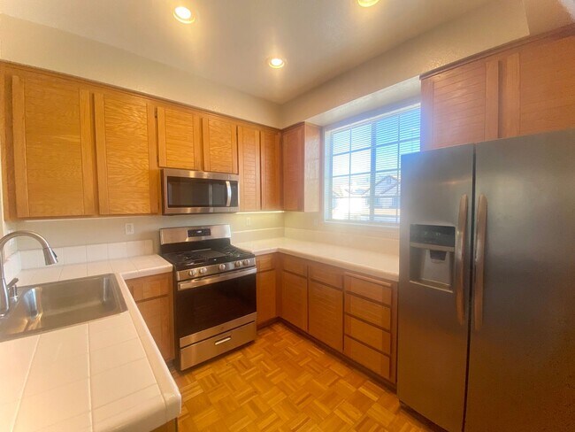 Foto del edificio - Elegant 2-Bedroom, 2.5-Bathroom Townhome for Rent - Milpitas!