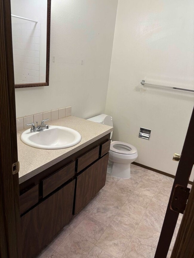 Building Photo - 312b