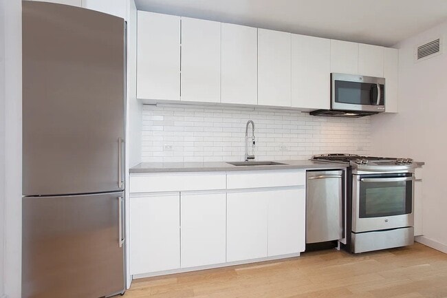 Foto del edificio - 331 E Houston St