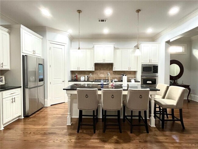 Foto del edificio - 3445 Rialto Pl