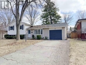 Building Photo - 711 Algoma Ave