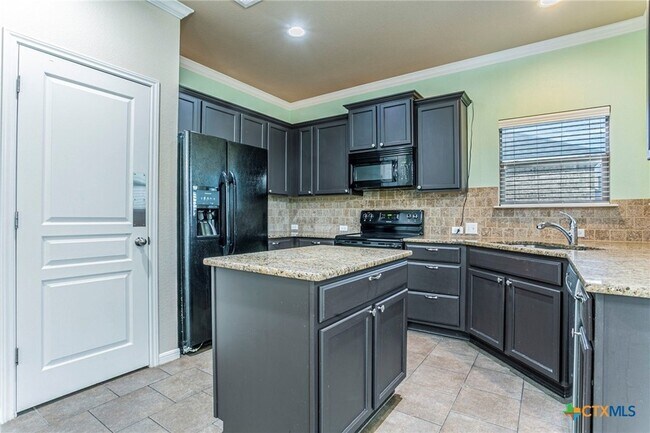 Foto del edificio - 167 Chering Dr