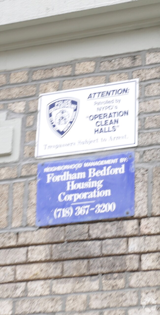 Building Photo - 2674 Valentine Ave