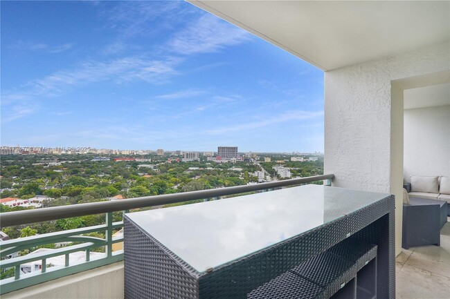 Foto del edificio - 3350 SW 27th Ave