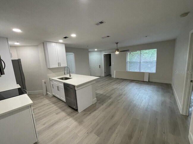 Building Photo - 629 Dory Ln