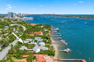 Building Photo - 3208 N Flagler Dr