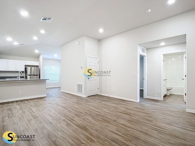 Foto del edificio - 17133 Thompson Ave