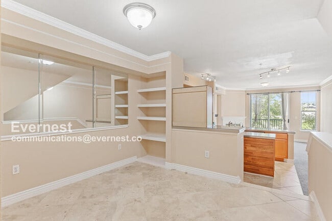 Building Photo - 2 bed, 2 bath Townhome in Superior / Avail...
