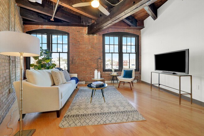 Building Photo - 115 W Galena Blvd