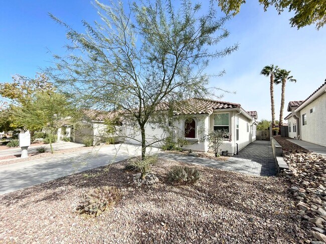 Foto del edificio - 1118 Majestic Canyon St