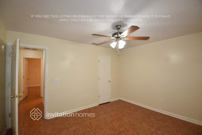 Building Photo - 15803 Oak Glen Way