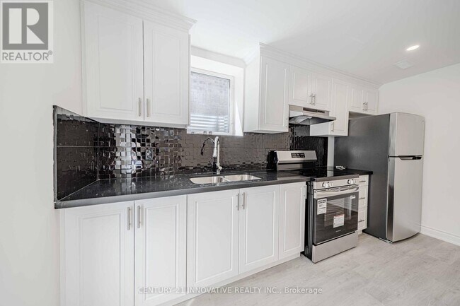 Photo du bâtiment - 921 Langford Blvd.