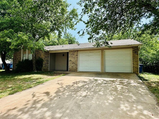 Foto del edificio - 1504 Sagebrush Dr
