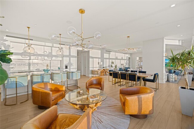 Foto del edificio - 7934 West Dr