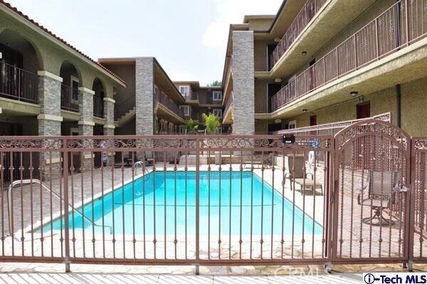 Foto del edificio - 3220 Altura Ave