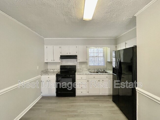 Foto del edificio - 498 Lake Elizabeth Rd