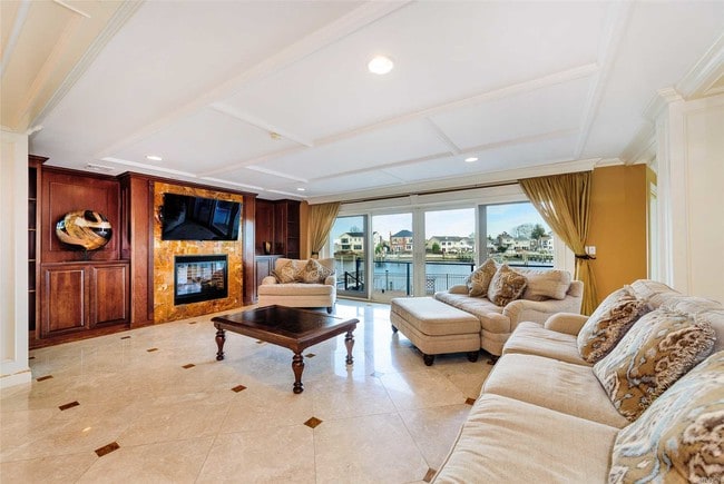 Building Photo - 2243 Halyard Dr