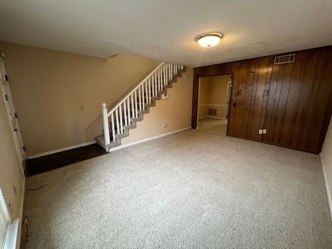 Foto del edificio - 2406 Lyndon Ave