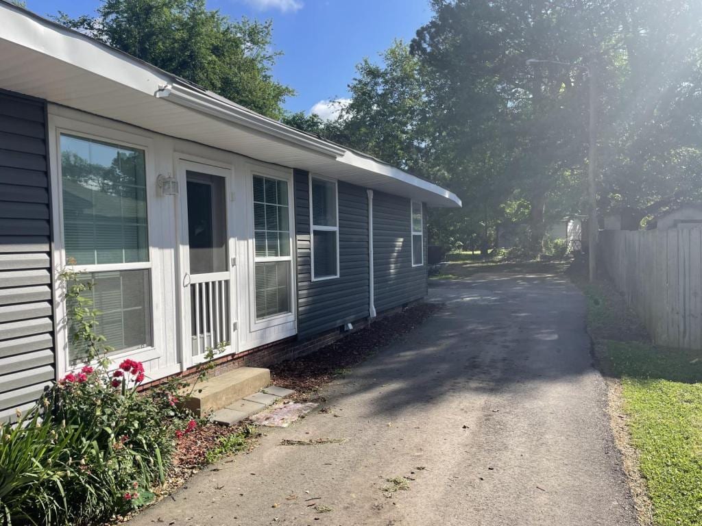 Primary Photo - 1139 Hollywood Dr