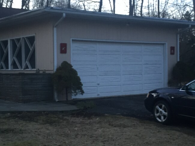 Building Photo - 44 Aunt Hack Rd