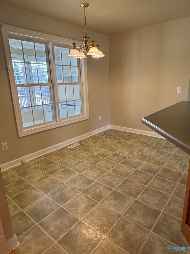 Building Photo - 101 Willowmere Cir