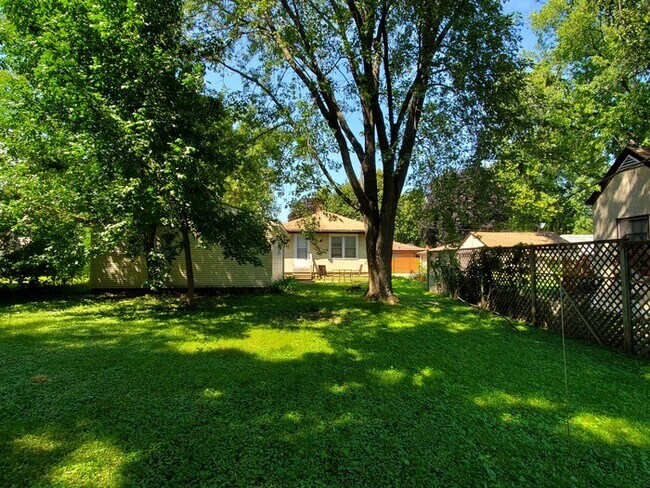 Foto del edificio - 2820 Stinson Blvd NE