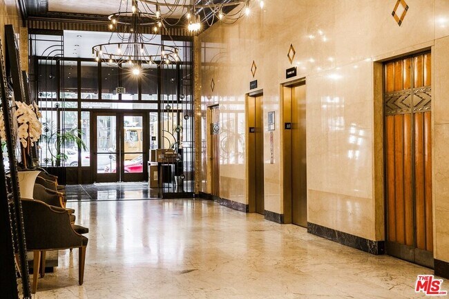 Foto del edificio - 460 S Spring St