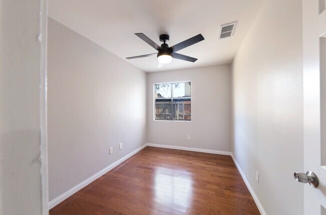 Foto del edificio - 2800 S Real Rd
