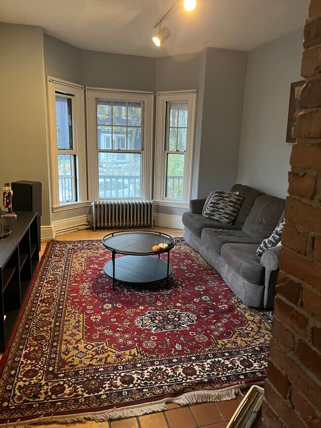 Foto del edificio - 42 Putnam Ave