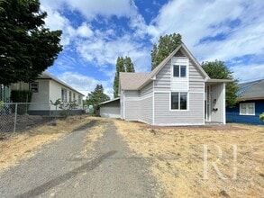 Building Photo - 1036 5th St