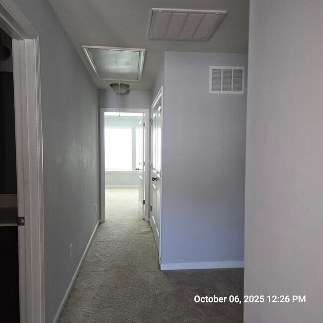 Foto del edificio - 190 Thornhill Dr