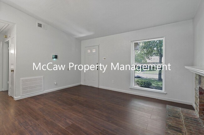 Foto del edificio - Coming Soon! Fantastic 2/1 Duplex in Mesqu...