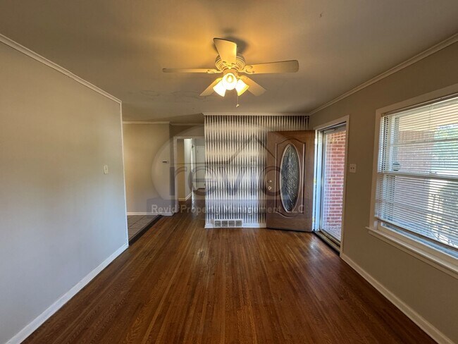 Foto del edificio - 4870 Parkside Ave