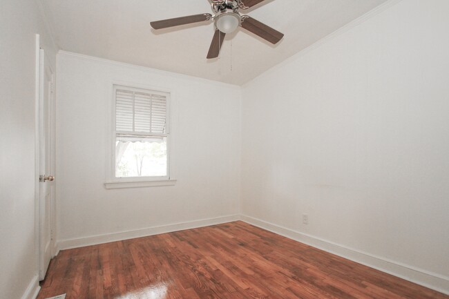 Building Photo - 1705 Lacy St