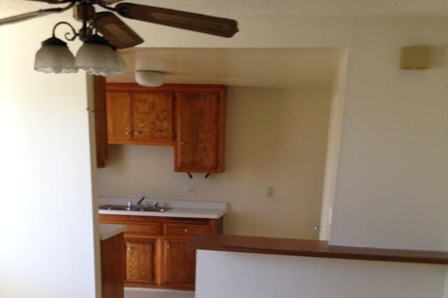 Building Photo - Bonnie's Garden Apartments