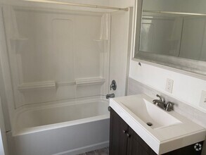 Building Photo - 2416 Saranac Ave