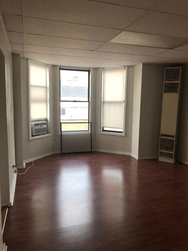 Building Photo - 2988 S Archer Ave