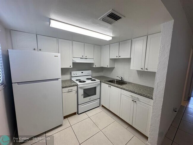 Foto del edificio - 6001 NW 7th St