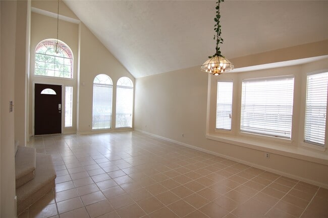 Building Photo - 3123 W Hampton Dr