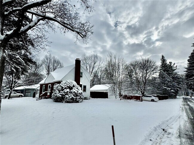 Foto del edificio - 153 Holmes Rd