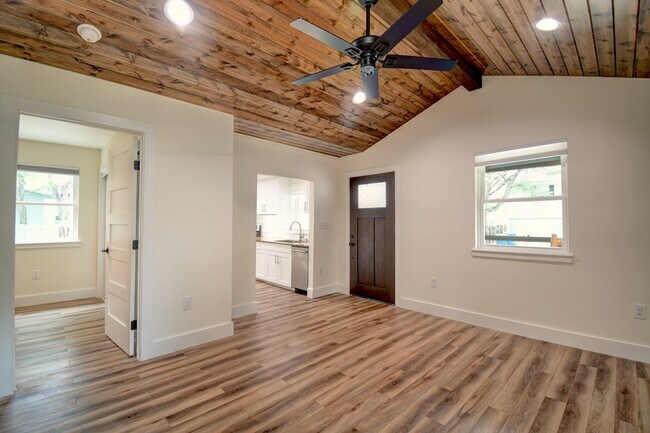 Foto del edificio - 1302 McAllen Dr