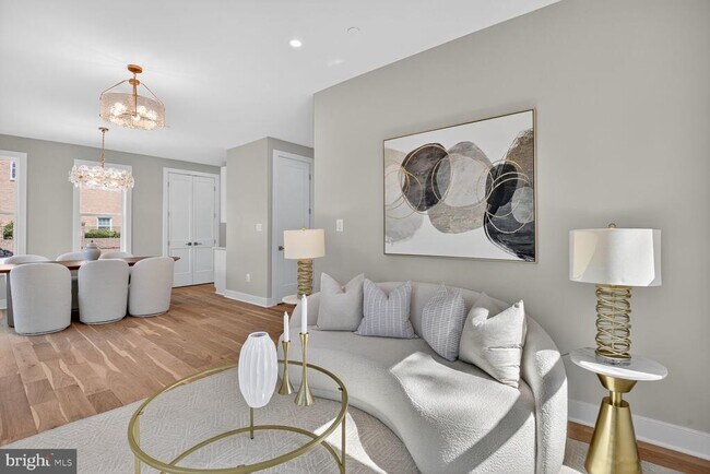 Foto del edificio - 5310 Cathedral Ave NW