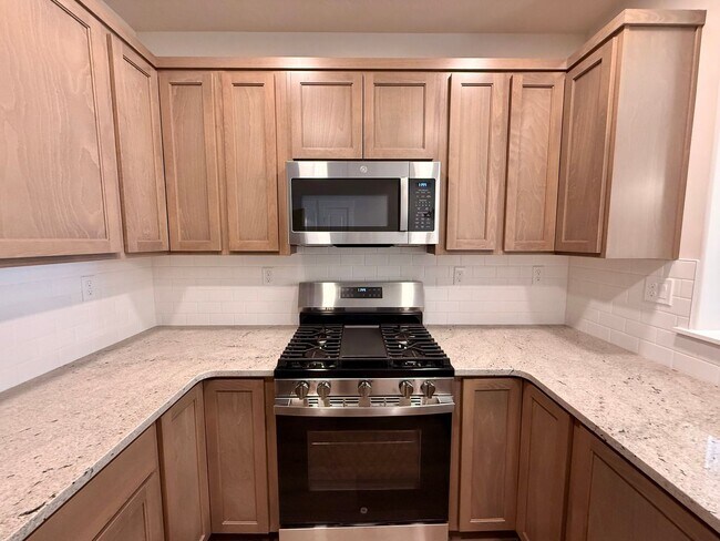 Building Photo - Brand New Home