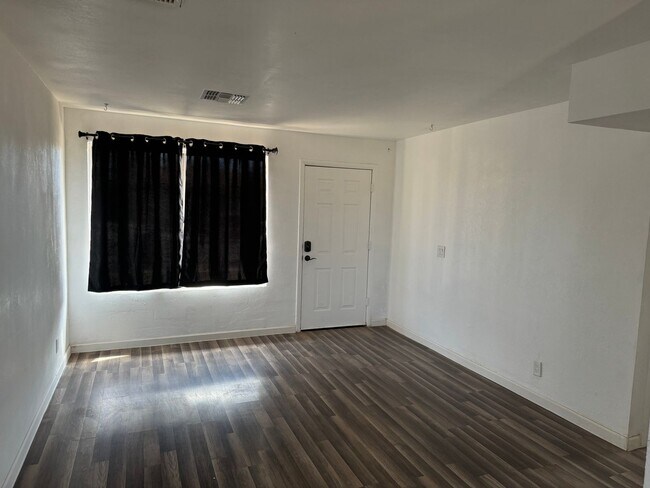 Foto del edificio - Cozy Coolidge Home For You!