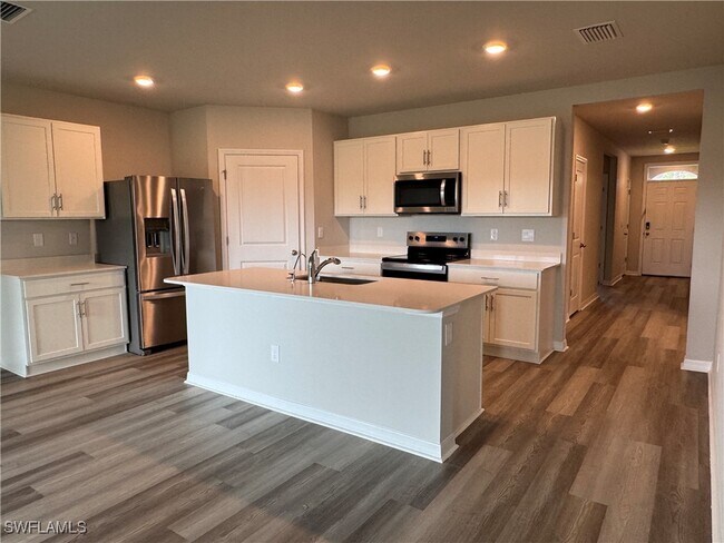 Foto del edificio - 726 Oakridge Ave S