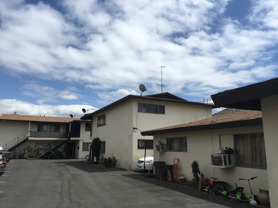 Foto del edificio - 3846-3854 Maxson Rd