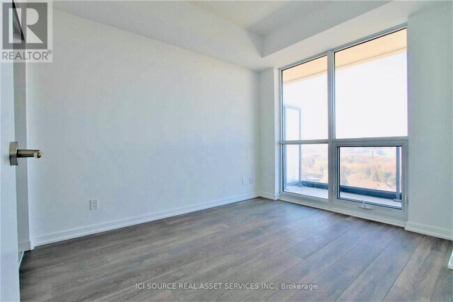 Building Photo - 36 Forest Manor Rd