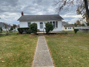 Building Photo - 41 E 2nd St