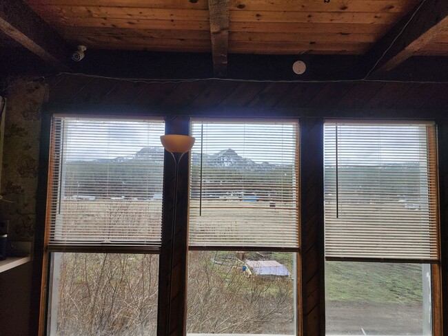 Building Photo - Rural House viewing Broken Off Mtn
