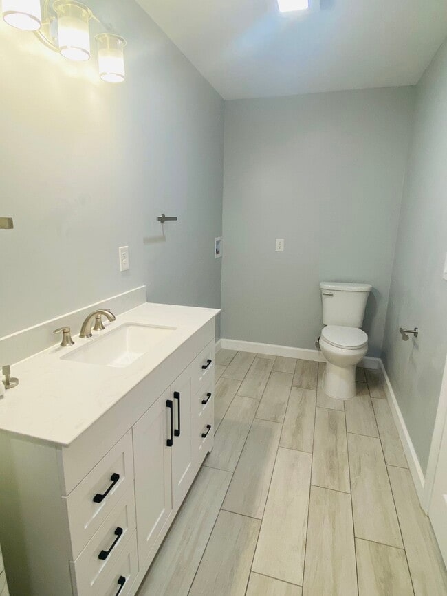 Building Photo - 628 Hills Blvd